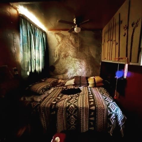 10 Ways To Make An Ugly Room The Prettiest Room In The House!